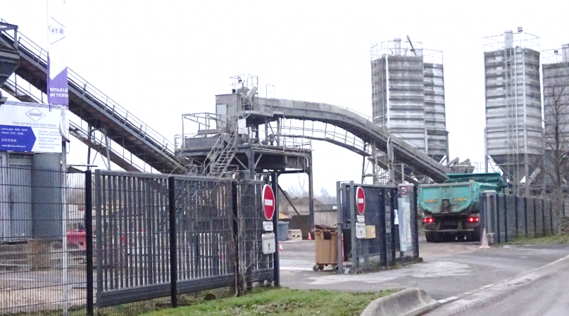 Les abords du Port à sable, au Confluent