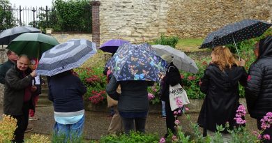 Dimanche 10 mai 2026, la fête au Jardin Médiéval fut pluvieuse et particulièrement intéressante